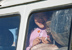 UAZと乗客の子供